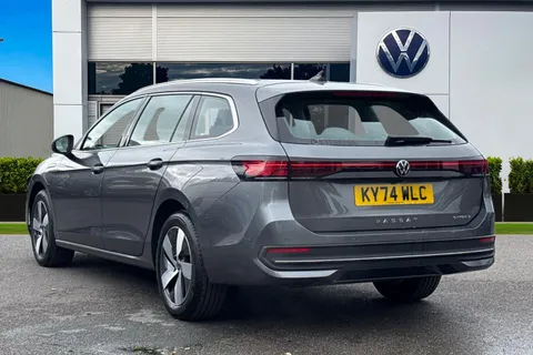 KY74WLC Volkswagen Passat 1.5 TSI eHybrid Life 5dr DSG Thumbnail #3