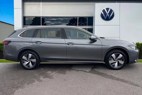 KY74WLC Volkswagen Passat 1.5 TSI eHybrid Life 5dr DSG Thumbnail #4