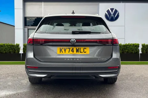 KY74WLC Volkswagen Passat 1.5 TSI eHybrid Life 5dr DSG Thumbnail #5