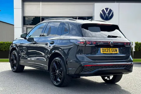 DA25GUW Volkswagen Tiguan 2.0 TSI 204 4Motion Black Edition DSG | Heated Seats | Area and Rear View C Thumbnail #3