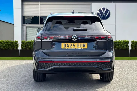 DA25GUW Volkswagen Tiguan 2.0 TSI 204 4Motion Black Edition DSG | Heated Seats | Area and Rear View C Thumbnail #5