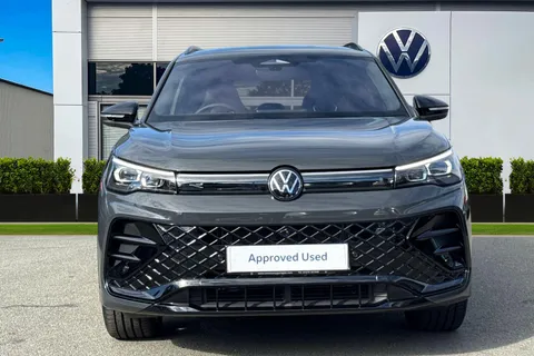 DA25GUW Volkswagen Tiguan 2.0 TSI 204 4Motion Black Edition DSG | Heated Seats | Area and Rear View C Thumbnail #6