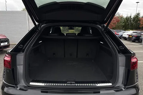 Audi RS Q8 4.0 TFSI V8 Performance Carbon Vorsprung Tiptronic quattro Euro 6 (s/s) 5dr Thumbnail #7