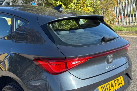 DH24FDJ SEAT Leon 1.5 TSI EVO SE Euro 6 (s/s) 5dr Thumbnail #7