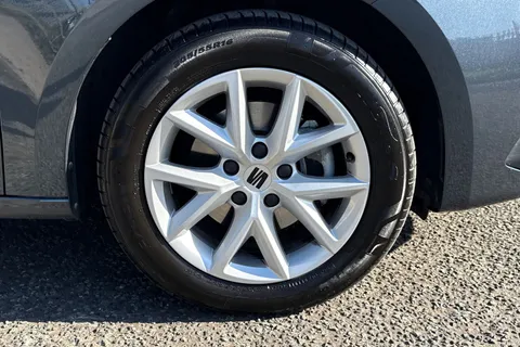 DH24FDJ SEAT Leon 1.5 TSI EVO SE Euro 6 (s/s) 5dr Thumbnail #9