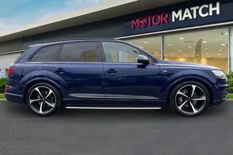 DX19GDU Audi Q7 3.0 TDI V6 50 Black Edition Tiptronic quattro Euro 6 (s/s) 5dr Thumbnail #4