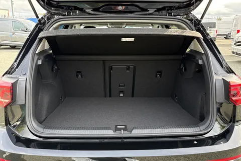 Volkswagen Golf 1.5 TSI eHybrid 19.7kWh Match DSG Euro 6 (s/s) 5dr Thumbnail #7