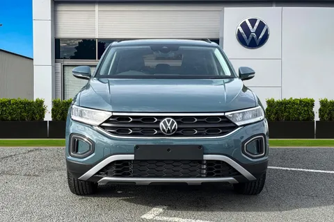  Volkswagen T-Roc 1.5 TSI Match DSG Euro 6 (s/s) 5dr Thumbnail #6
