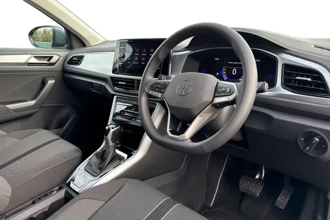  Volkswagen T-Roc 1.5 TSI Match DSG Euro 6 (s/s) 5dr Thumbnail #8