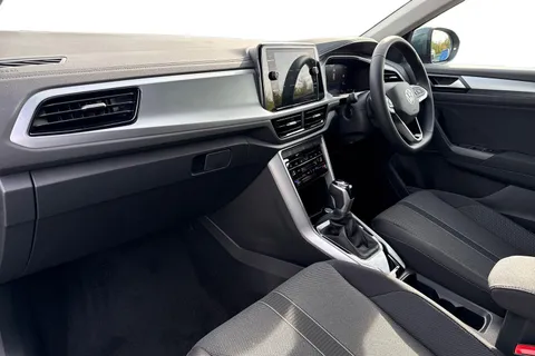  Volkswagen T-Roc 1.5 TSI Match DSG Euro 6 (s/s) 5dr Thumbnail #9