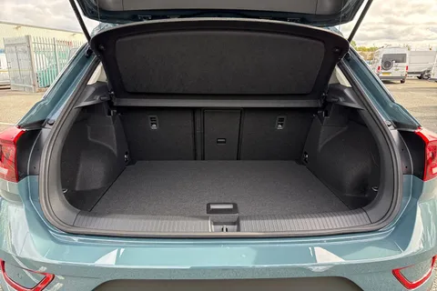  Volkswagen T-Roc 1.5 TSI Match DSG Euro 6 (s/s) 5dr Thumbnail #10