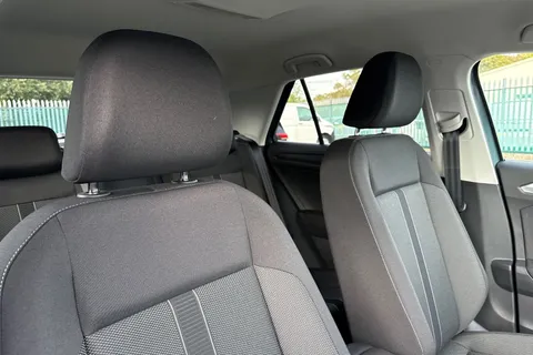  Volkswagen T-Roc 1.5 TSI Match DSG Euro 6 (s/s) 5dr Thumbnail #21