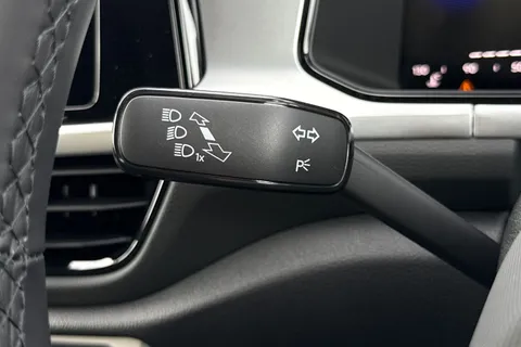  Volkswagen T-Roc 1.5 TSI Match DSG Euro 6 (s/s) 5dr Thumbnail #30