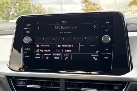  Volkswagen T-Roc 1.5 TSI Match DSG Euro 6 (s/s) 5dr Thumbnail #34