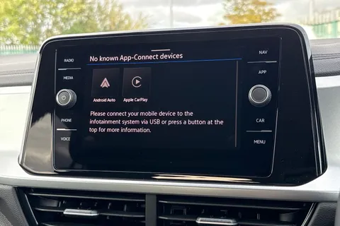  Volkswagen T-Roc 1.5 TSI Match DSG Euro 6 (s/s) 5dr Thumbnail #36