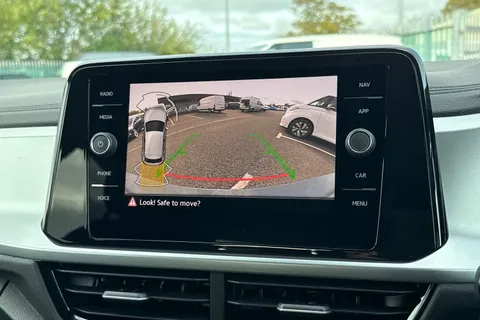  Volkswagen T-Roc 1.5 TSI Match DSG Euro 6 (s/s) 5dr Thumbnail #39