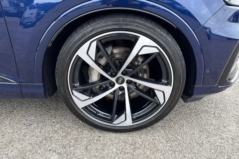 DA72YSB Audi Q7 Black Edition 55 TFSI quattro 340 PS tiptronic Thumbnail #10