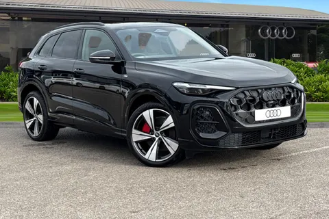 Audi Q5 2.0 TDI Edition 1 S Tronic quattro Euro 6 (s/s) 5dr Thumbnail #2