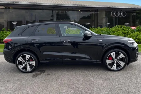 Audi Q5 2.0 TDI Edition 1 S Tronic quattro Euro 6 (s/s) 5dr Thumbnail #4