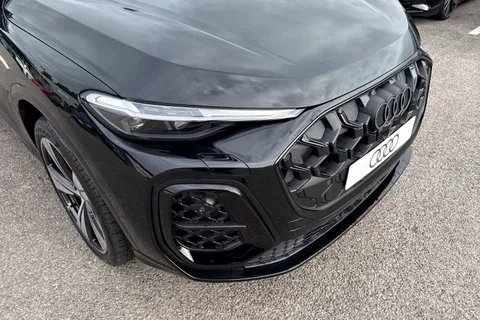 Audi Q5 2.0 TDI Edition 1 S Tronic quattro Euro 6 (s/s) 5dr Thumbnail #9