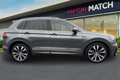 YP68VHJ Volkswagen Tiguan 2.0 TDI R-Line DSG Euro 6 (s/s) 5dr Thumbnail #4
