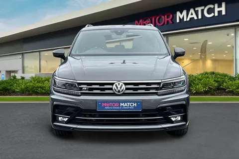 YP68VHJ Volkswagen Tiguan 2.0 TDI R-Line DSG Euro 6 (s/s) 5dr Thumbnail #6