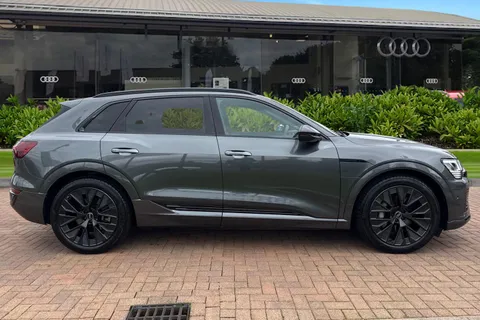 KY24UOH Audi Q8 e-tron Black Edition 50 e-tron quattro 250,00 kW Thumbnail #4