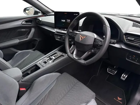 DE25UXN CUPRA Formentor 2.0 TSI 333 VZ3 5dr DSG 4Drive***PANORAMIC SUNROOF*** Thumbnail #8