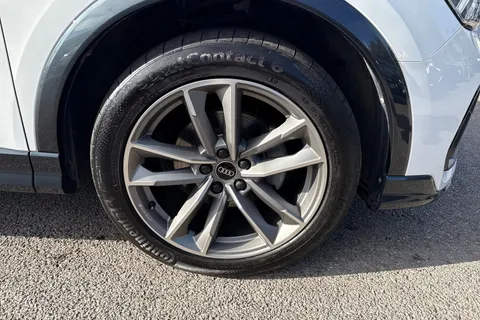 DC72LWX Audi Q3 Black Edition 35 TFSI  150 PS S tronic Thumbnail #12