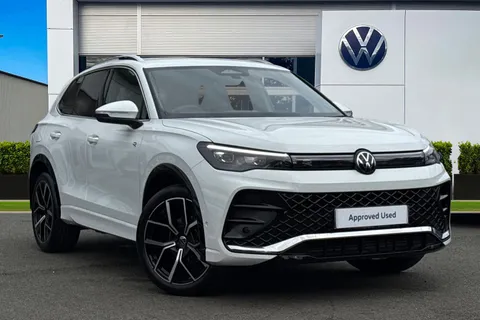 AO25WVJ Volkswagen Tiguan 1.5 eTSI 150 R-Line 5dr DSG | Heated Seats | Rear Camera Thumbnail #2