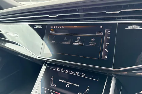  Audi Q8 3.0 TDI V6 50 Black Edition Tiptronic quattro Euro 6 (s/s) 5dr Thumbnail #40