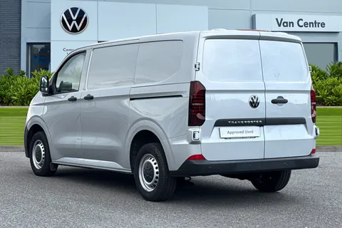 DG25EYF Volkswagen Transporter 2.0 TDI 150 Commerce Plus Van Thumbnail #3