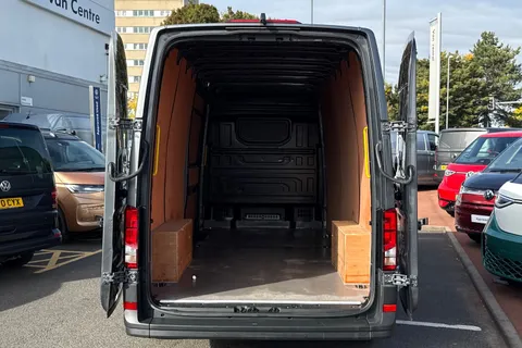 BV74TXL Volkswagen Crafter 2.0TDI 140PS CR35 LWB Commerce Plus Thumbnail #7
