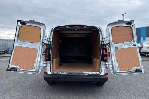 DG25EYF Volkswagen Transporter 2.0 TDI 150 Commerce Plus Van Thumbnail #7