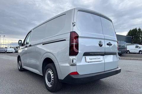 DG25EYF Volkswagen Transporter 2.0 TDI 150 Commerce Plus Van Thumbnail #8