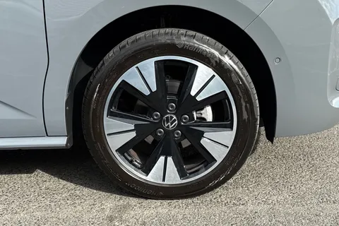 10 of 64 for VOLKSWAGEN CALIFORNIA 2.0 TDI Ocean 5dr DSG