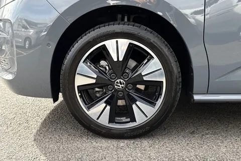 11 of 64 for VOLKSWAGEN CALIFORNIA 2.0 TDI Ocean 5dr DSG