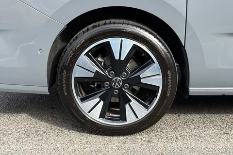 12 of 64 for VOLKSWAGEN CALIFORNIA 2.0 TDI Ocean 5dr DSG