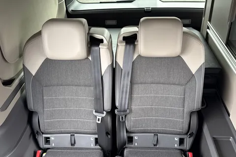 19 of 64 for VOLKSWAGEN CALIFORNIA 2.0 TDI Ocean 5dr DSG