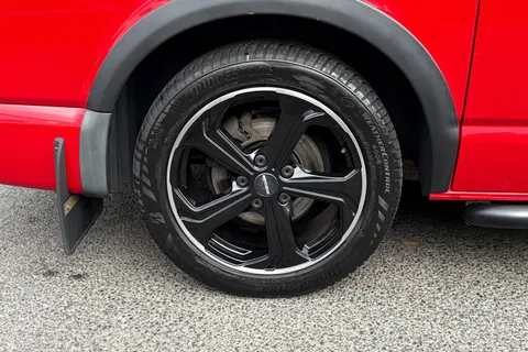 KU18XUW Volkswagen California 2.0 TDI BlueMotion Tech Beach 150PS DSG Thumbnail #11