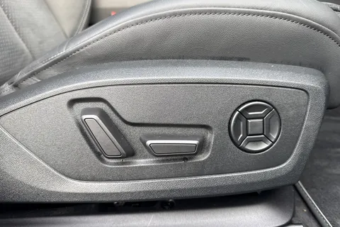 44 of 65 for AUDI A7 40 TDI Quattro Black Edition 5dr S Tronic