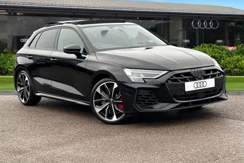 Audi S3 2.0 TFSI Black Edition Sportback S Tronic quattro Euro 6 (s/s) 5dr Thumbnail #2