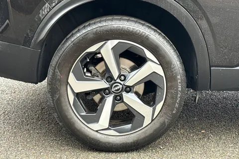 YT72KZX Nissan Qashqai 1.3 DIG-T MHEV N-Connecta XTRON Euro 6 (s/s) 5dr Thumbnail #12