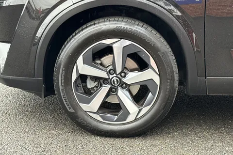 YT72KZX Nissan Qashqai 1.3 DIG-T MHEV N-Connecta XTRON Euro 6 (s/s) 5dr Thumbnail #14