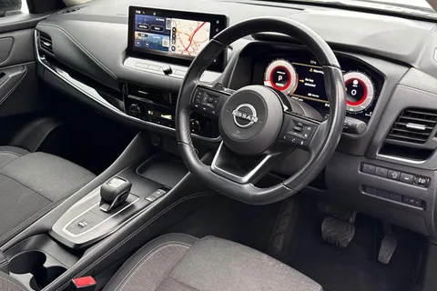 YT72KZX Nissan Qashqai 1.3 DIG-T MHEV N-Connecta XTRON Euro 6 (s/s) 5dr Thumbnail #15