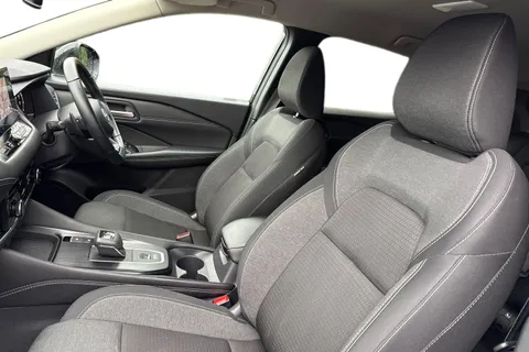 YT72KZX Nissan Qashqai 1.3 DIG-T MHEV N-Connecta XTRON Euro 6 (s/s) 5dr Thumbnail #17