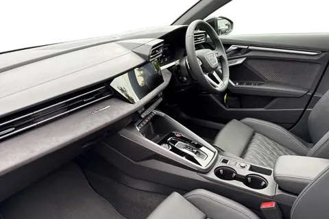 Audi S3 2.0 TFSI Black Edition Sportback S Tronic quattro Euro 6 (s/s) 5dr Thumbnail #15