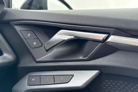 Audi S3 2.0 TFSI Black Edition Sportback S Tronic quattro Euro 6 (s/s) 5dr Thumbnail #21