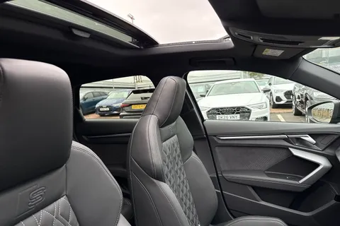 Audi S3 2.0 TFSI Black Edition Sportback S Tronic quattro Euro 6 (s/s) 5dr Thumbnail #25