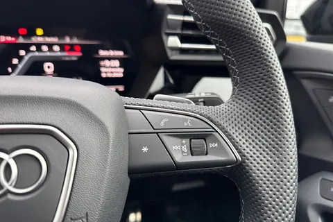 Audi S3 2.0 TFSI Black Edition Sportback S Tronic quattro Euro 6 (s/s) 5dr Thumbnail #27